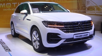 Volkswagen Touareg giảm kỷ lục, giá khởi điểm chỉ ngang Mercedes GLC 300