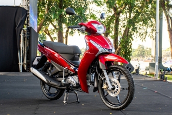 Tài chính 30 triệu nên chọn xe máy Honda Wave RSX FI 110 hay Yamaha Jupiter Finn 2023?