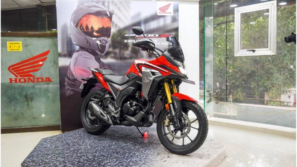 Lên kệ mẫu xe máy 2023 Honda CB200X, giá chỉ 43 triệu đồng