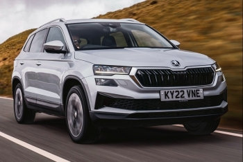 Giá xe Skoda Karoq niêm yết và lăn bánh giữa tháng 11/2023