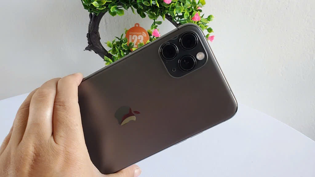 iPhone 11 Pro Max giá rẻ như bèo cuối tháng 2/2025: Chỉ vài triệu có ngay "hàng hiệu"