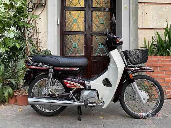 Xe máy Honda Dream huyền thoại có giá trị cả chục cây vàng, xuất hiện ở Việt Nam từ khi nào?