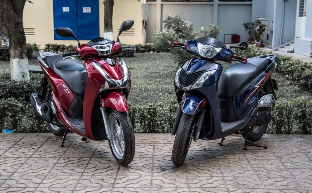So sánh xe máy Honda SH nhập và Honda SH Việt: Đối thủ nào nặng kí hơn?