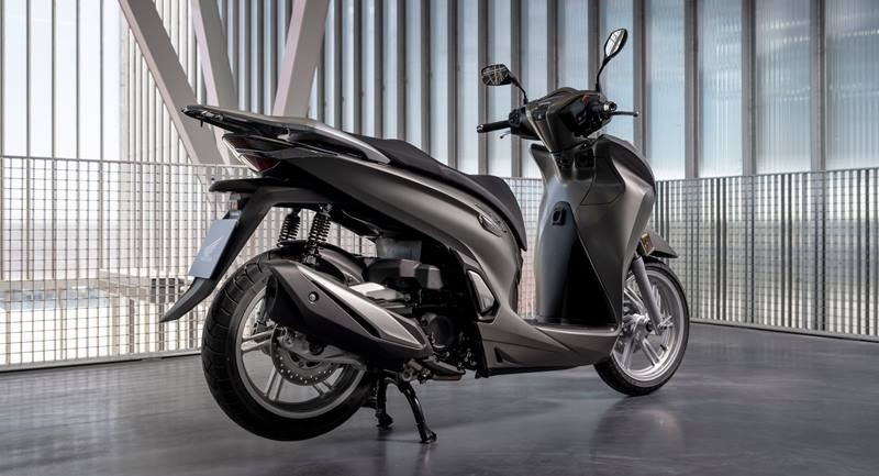 Xe máy Honda SH 2022, có đủ hấp dẫn với giá cực chát?