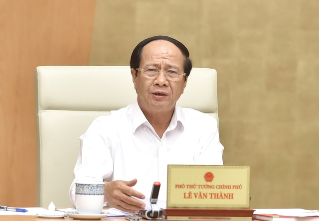 Phó Thủ tướng Lê Văn Thành một lần nữa khẳng định kiên quyết không lùi bất cứ mốc tiến độ nào, nhất định hoàn thành trên toàn quốc trước ngày 31/7/2022 - Ảnh: VGP/Đức Tuân