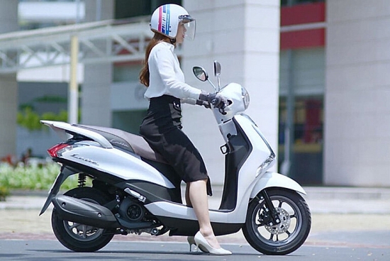 Bảng giá xe máy Yamaha Latte 2022 mới nhất tháng 7/2022: Nền nã, sang trọng
