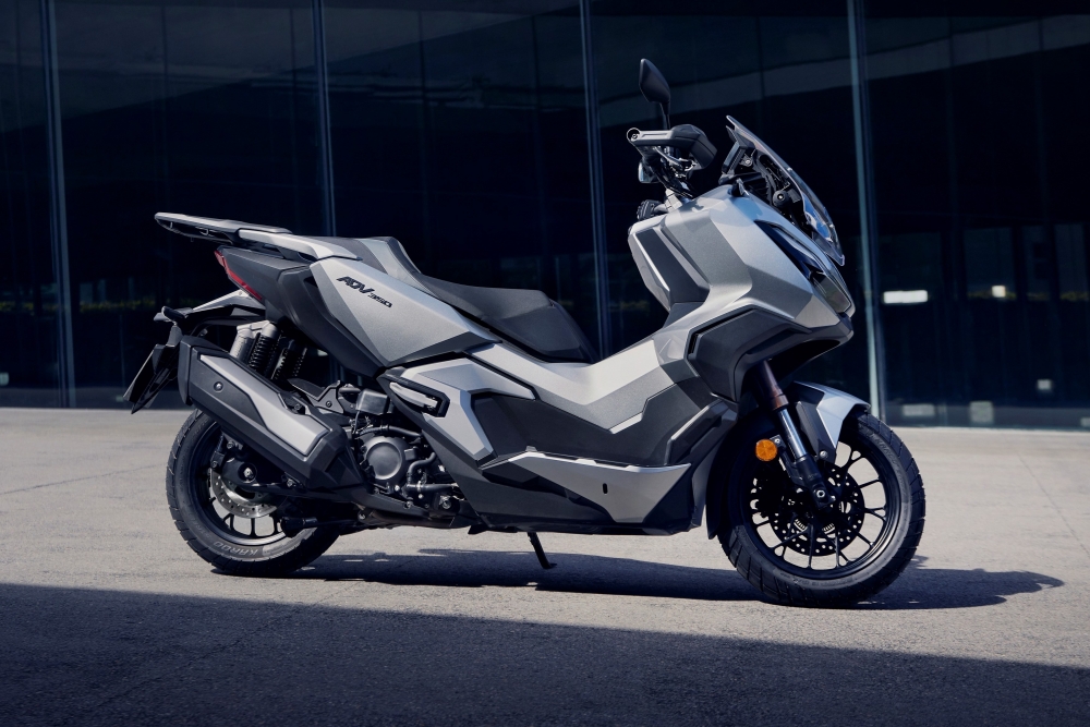 Giá xe máy Honda ADV 350 2022 sẽ chạm ngưỡng 300 triệu đồng?