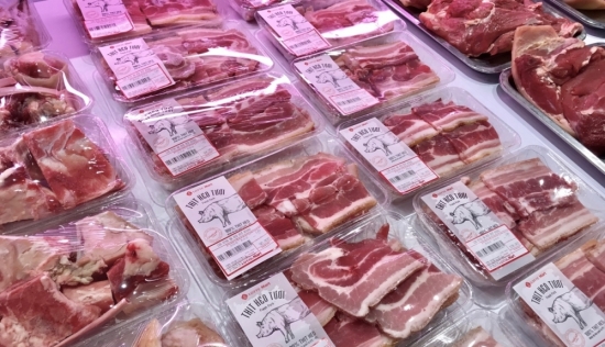 5 tháng đầu năm 2022, nhu cầu nhập khẩu thịt heo giảm gần một nửa