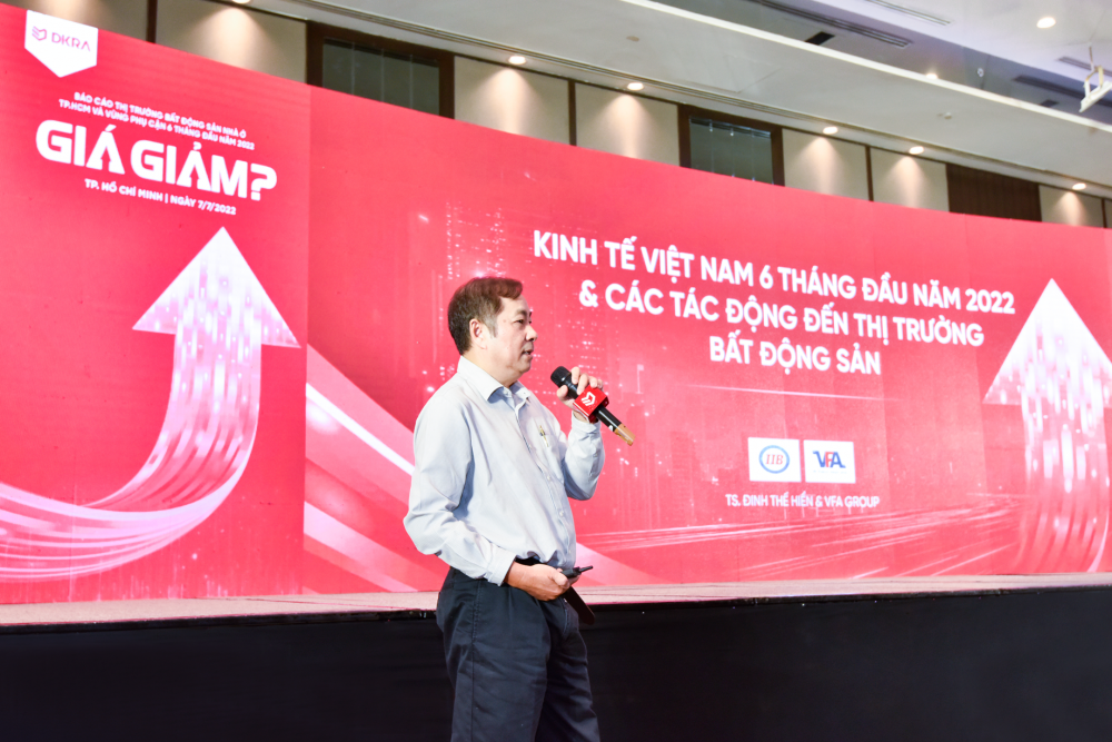 TS Đinh Thế Hiển - Chuyên gia kinh tế trình bày tình hình kinh tế vĩ mô Việt Nam 6 tháng cuối năm 2022 và những tác động đến thị trường bất động sản