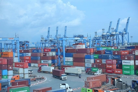 Từ ngày 1/8, TP.HCM điều chỉnh mức thu phí hạ tầng cảng biển