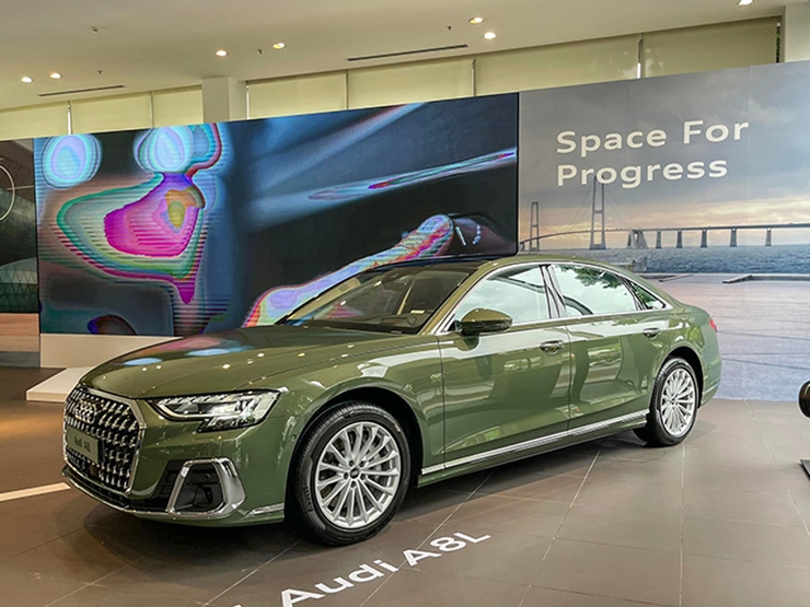 Cận cảnh Audi A8L 2022 mới ra mắt:  Ngập tràn công nghệ, có giá gần 6 tỷ đồng