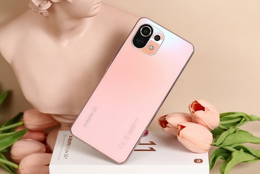 "Lác mắt" với vẻ đẹp của Xiaomi 11 Lite 5G NE: Giảm "không phanh", thách thức Galaxy S20 Plus