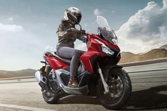 Mẫu xe máy tay ga nhà Honda: "Vua" đường trường, đầy bình xăng đi gần 400km