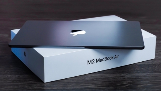 Đập hộp MacBook Air M2: "Chặn cửa" Macbook Pro, giá lên kệ "rẻ không tưởng"