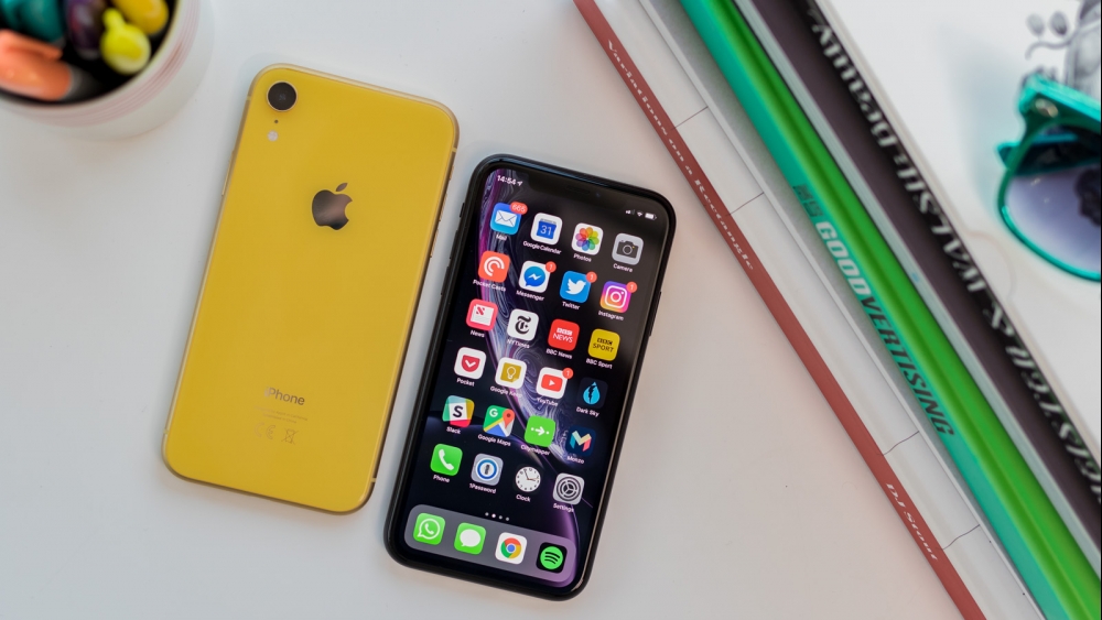 iPhone SE 2022 giữ vững "giá đáy", giá chưa tới 10 triệu đồng: Thời tới dành cho người mê Apple