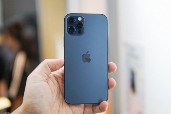 Cập nhật giá điện thoại iPhone 12 Pro Max cuối tháng 7/2022: Giảm “kịch sàn”