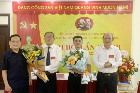 Đồng chí Nguyễn Viết Việt được bầu làm Bí thư Chi bộ Tạp chí điện tử Kinh tế Chứng khoán Việt Nam