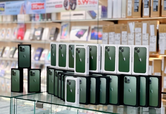 Điểm mặt các mẫu điện thoại giảm "kịch sàn" cuối tháng 7: iPhone "so kè" samsung