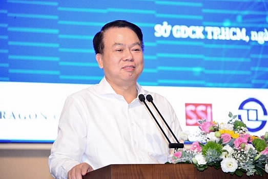 Ông Nguyễn Đức Chi, Thứ trưởng Bộ Tài chính phát biểu tại buổi gặp mặt