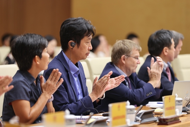 Các chuyên gia, tổ chức quốc tế tham dự cuộc họp - Ảnh: VGP/Nhật Bắc