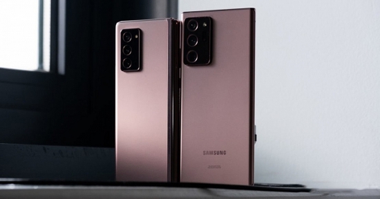 Bảng giá điện thoại Samsung mới nhất tháng 8/2022: iPhone đối mặt kịch bản "ế hàng"?
