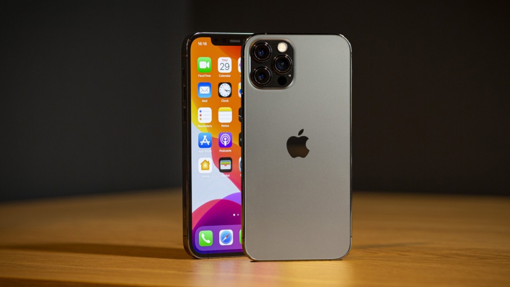 Top 5 chiếc điện thoại iPhone cũ đáng mua nhất tháng 8/2022: iPhone 14 hãy cứ 