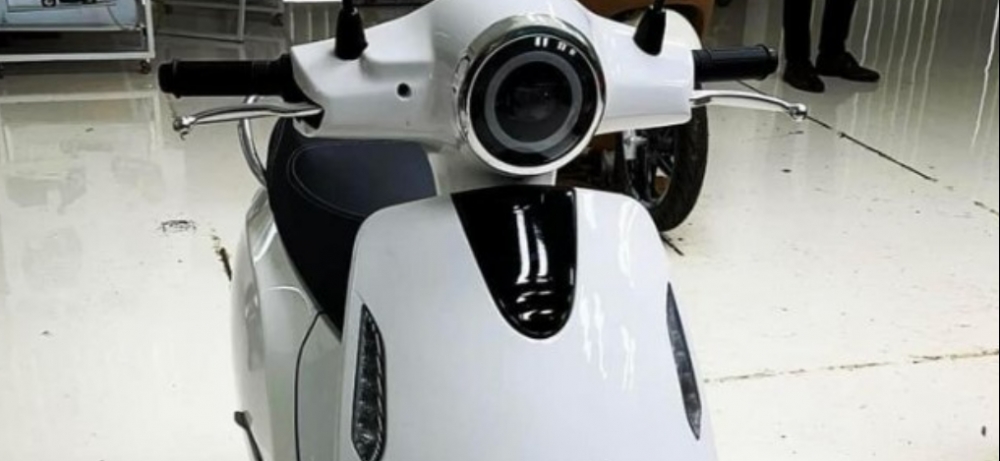 Lộ diện mẫu xe máy điện phổ thông mới: Giá chỉ hơn 20 triệu đồng, "đe dọa" vị thế của Vision
