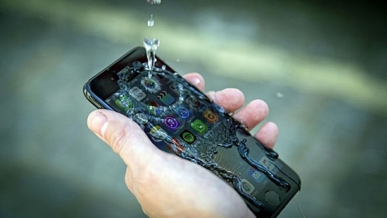 Top điện thoại giá “mềm”, hỗ trợ chống nước đáng mua nhất