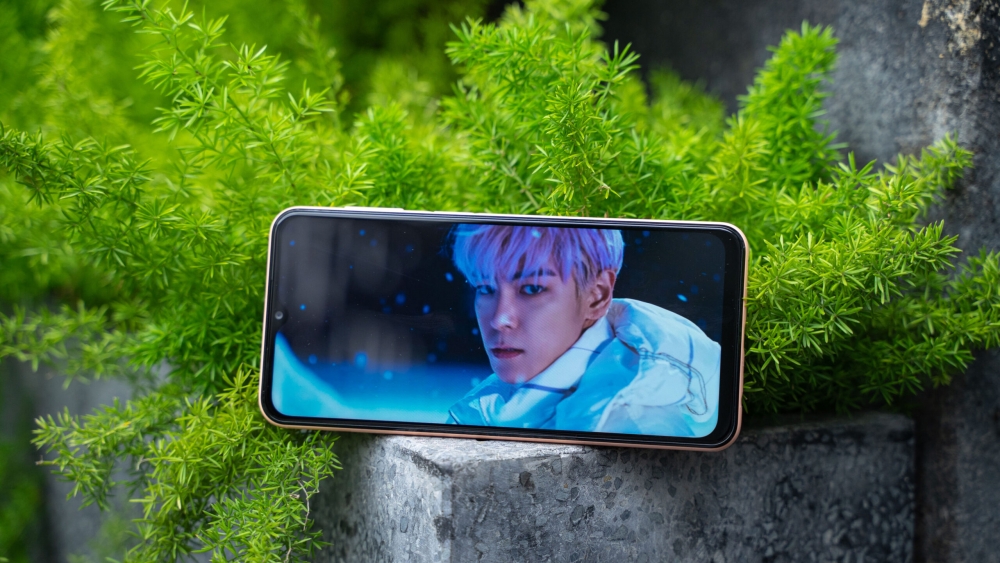 Samsung âm thầm "trình làng" điện thoại 5G rẻ nhất năm 2022: "Ở cái tầm chất"