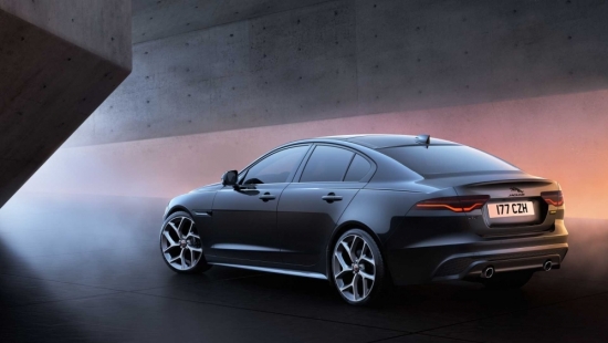 Jaguar XE 2022: Êm ái, lái mượt nhưng giá không hề mượt!