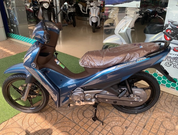 Bảng giá xe máy Yamaha Jupiter Finn giữa tháng 8/2022: Giảm “cực sốc”, Honda Future “sốt sình sịch”