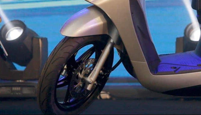 "Mối nguy" của xe máy Honda Vision lộ diện: Giá "rẻ bèo", công nghệ "đỉnh của chóp"