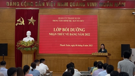 Đảng ủy Khối Doanh nghiệp quận Thanh Xuân tổ chức lớp bồi dưỡng nhận thức về Đảng năm 2022