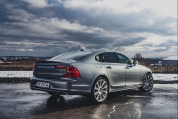 Sedan hạng sang Volvo S90: Báu vật của các vị thần Bắc Âu