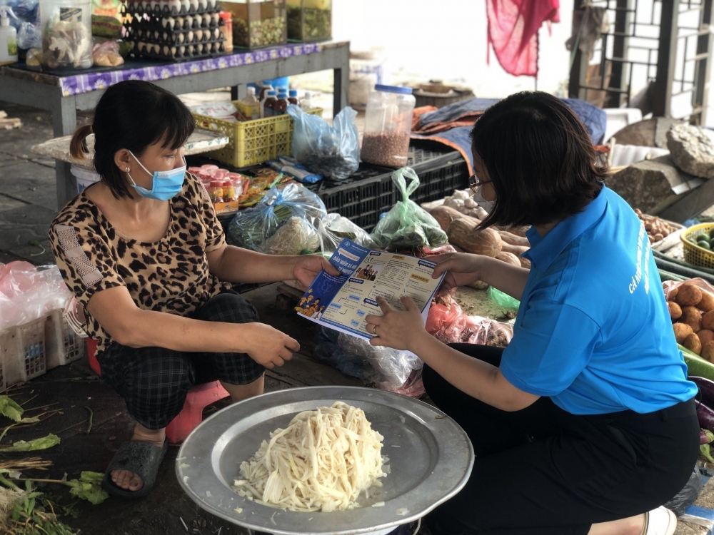 BHXH Việt Nam: Hộ nghèo, cận nghèo Quận Long Biên được hỗ trợ 100% tiền đóng theo mức chuẩn hộ nghèo khu vực nông thôn