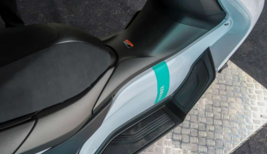 Mẫu xe máy mới "soán ngôi" Honda PCX e:HEV lộ diện với thiết kế vượt tầm phân khúc