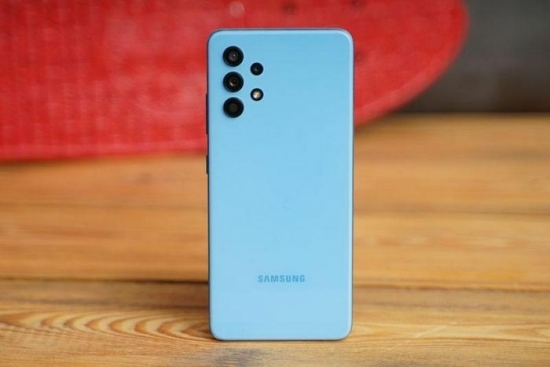 Giá điện thoại Samsung Galaxy A32 cuối tháng 8/2022: Siêu rẻ, bộ tứ camera "ngon" bậc nhất tầm trung