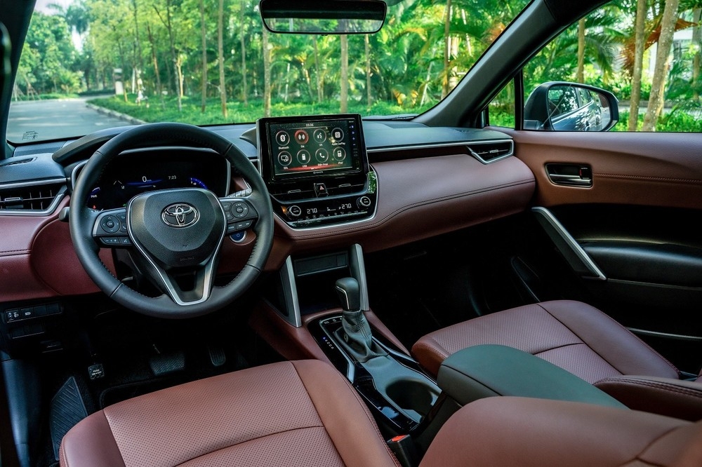Cập nhật giá ô tô Toyota Corolla Cross 2022 lăn bánh tháng 8: Kia Seltos “đứng hình”