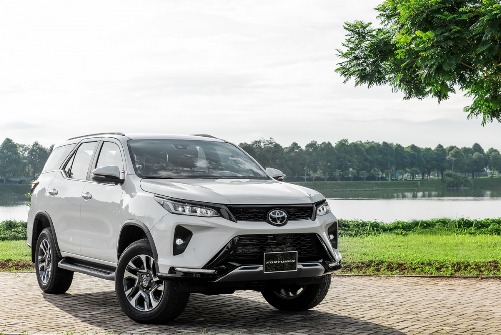 xe Toyota Fortuner