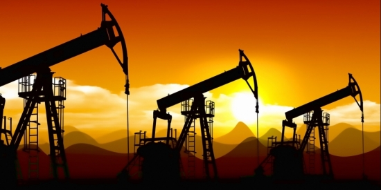Giá xăng dầu hôm nay 31/8/2022: Dầu Brent vượt mức 100 USD/thùng