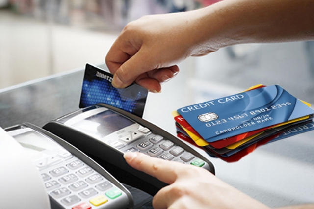Một người nên sở hữu bao nhiêu thẻ tín dụng? (Ảnh minh họa)