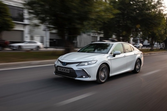 Bảng giá ô tô Toyota Camry mới nhất tháng 9/2022: Giá hấp dẫn, VinFast Lux A2.0 khó lòng so bì