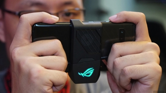 Asus ROG Phone 6D Ultimate: Dòng điện thoại chuyên game chờ ngày xuất kích