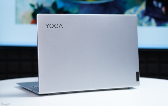 lenovo yoga slim 7 carbon cuc pham laptop doanh nhan dang tien nhat