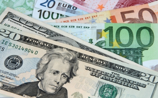 Đồng Euro 'lao dốc không phanh', mức thấp nhất 20 năm so với USD