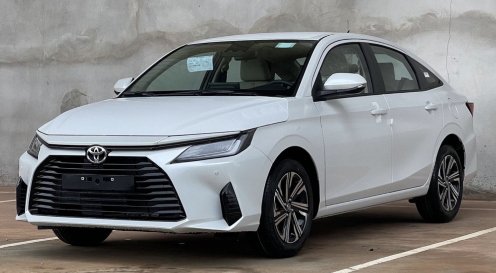 Toyota Vios 2023 chính thức ra mắt: Giá cực rẻ, thỏa "cơn khát đồ chơi"