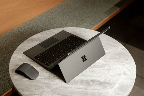 Laptop Surface Pro 7 Core i5: Gọn nhẹ và đầy linh hoạt