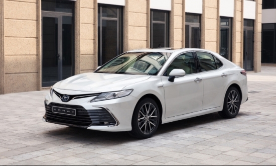 Giá xe ô tô Toyota Camry 2022 mới nhất ngày 18/9: Liệu có "lép vế" trước đối thủ trong tầm giá
