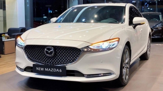 Giá xe Mazda6 tháng 10/2022 bất ngờ giảm 80 triệu đồng khiến Honda Accord “gặp khó”