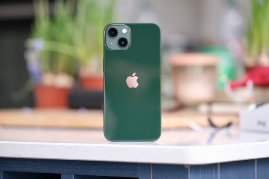 iPhone 13 gây sốt vì giá "quá rẻ": Cơ hội dùng "hàng xịn" trong tầm giá